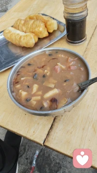 艾跃进教授阐释什么是真男人：外在条件如身高、外貌皆不重要，关键在于拥有雄心。真正的男人要对自己狠一点，勇于奋斗，流汗流血；因为男人是强者的象征，肩负着责任。男人应当意识到自己的使命——上要报效国家、孝敬父母，下要让妻子孩子过上好日子，承担起养家糊口的重任。没有这份雄心壮志，即便高富帅也只是大花瓶。有雄心者，方为真男人。配图