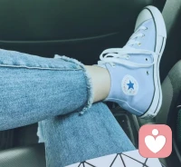 出門跟小姐妹聊天，走起～想喝一杯，不開車啦～配圖