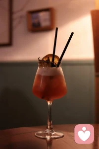 ❤总会有人
把你看得比自己更重要
总会有人
发现你身上所有的好
总会有人
拥抱你微笑背后的伤
让你觉得世界不算糟
总会有人
放弃所有也不把你丢掉
总会有人
在你身边就引以为豪
总会有人
想借你的肩膀来依靠
让你觉得自己 也会被人需要
天亮了继续奔跑
再多痛苦都付之一笑
无人问津的路上
一定把自己照顾好❤配图