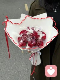 ​❤出人头地，就是一个被人教训的过程，人想翻身的时候，面子是最不值钱的。当你放下面子的时候，也是你命运的齿轮开始转动的时候。命运馈赠的所有礼物，都在暗中标好了价格，你读过的书，扛过的事，遇见的人，走过的路，终将让你成为更好的自己。配图