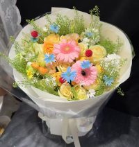 那片笑声让我想起我的那些花儿 在我生命每个角落静静为我开着配图