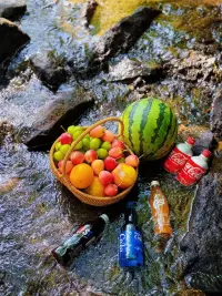要多和能给你能量、资源和成长的人在一起。因为你的圈子就是你的命运。早安。❤