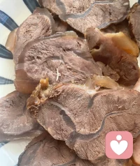 無論遇到什么事都要好好吃飯，用腸胃系統去調動神經系統很有必要。自己鹵一盤牛肉，好吃。??配圖