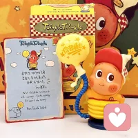 ??在今天這樣的高壓環境中，我們面對的困難越來越多，這時候我們腦中的杏仁核會不斷分泌壓力激素，讓人感到緊張、壓抑。通過運動，可以抵抗杏仁核的過度反應，從而緩解情緒，提升愉悅度，治愈生活。
??今天跟大家分享幾個抗抑郁運動方式：跳舞、瑜伽、打羽毛球、徒步、跑步、太極、八段錦、游泳、攀巖。配圖