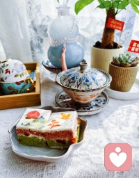 ❤️情绪是信使，不是主人。 它来敲门，是为了告诉你一些内在的需求：愤怒可能意味着边界被侵犯，焦虑可能意味着需要准备或改变，悲伤可能意味着需要疗愈和休息。
❤️而决定一切的，其实是你如何回应情绪。 情绪必然会发生，但情绪之后的“选择”——是发泄、是压抑、还是观察它然后采取行动——那才是真正决定你走向的根本所在。配图