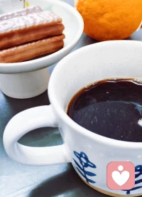 ❤️你要觉得美式太苦，就加点奶，变成拿铁。生活也一样，太苦了，那就学会自己找点甜。❤️配图