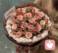 ❤️不要太执着于人与人之间的关系。不管是友情还是爱情，预设长期都是不太现实的，就自然地相处，风吹哪页读哪页，人来人往任由之。配图