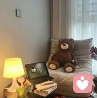 ❤️好东西都有一个特质，就是不会太上头，能够引发你的安全感。
❤️你得到了它，会有一种踏实感，会减少内心的匮乏，能够让你冷静下来，有更多的精力去做自己想做的事情。
❤️看起来不贪吃的人，是真正吃到过好东西的人;看起来不贪睡的人，是真正休息好了的人;看起来不猛烈的关系,是真正好的缘分。