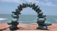 情感導師滿足你的情緒價值。
真正專業(yè)的咨詢師是攪動你的人生潛能。配圖