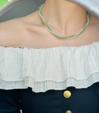 生活里沒有怨氣的女人特別值得尊敬，一個對往事絕口不提的女人自帶貴氣。做一個眉宇間寫滿風調雨順的女子，安靜于暖，安然于心，不急不躁，清淡歡顏。配圖