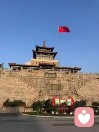 2026.10.4美好三件事
1.…感恩...xzph的案例…、腰椎疼，不是骨头在跟你作对。它是身体在温柔提醒：你的脊梁足够挺直，但不必永远硬撑。真正的强大，不是什么都自己扛，而是懂得，有些重量，可以还给世界，不必全由你一个人托住。

2.....感恩..zytxw的案例...     睡觉流哈喇子，是身体在告诉你：你太会扛、太能忍，脾的收摄力松了，心的边界也松了。你习惯性承接太多不属于你的情绪，连睡着之后，都不敢把自己“收回来”，内在一直在悄悄漏。

3.…感恩...gwbwk的案例........而大便便血，是长期憋住的委屈、咽下去的火气、无处释放的内伤，终于从最沉默的地方渗了出来。INTJ式的硬撑，总以为自己扛得住一切，不肯示弱、不肯诉苦，所有积压，不往心里去，就往血肉里去。
​