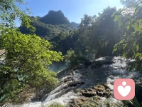 人生，一站有一站的风景，一岁有一岁的味道。有些事不能尽你心意，就是在提醒你该转弯儿了，年龄应该成为你生命里的勋章，而不是你伤感的理由。你所有的压力，都是因为你太想要了，你所有的痛苦，都是因为你太较真儿了，你所有的迷茫，那是因为太计较得失。失之东隅，收之桑榆。如果事事都如意，那就不叫生活了，所以睡前原谅一切，醒来不问过往，生活有所为，有所爱，清醒，自律，知进退。配图