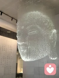 沒有任何事情可以發生在過去，所有的事情都發生的當下，也沒有任何事情會發生在未來，所有的事情都只發生在當下。配圖