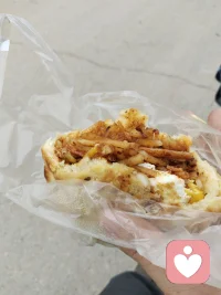 生命誠可貴，愛情價更高，
若為自由故，兩者皆可拋配圖