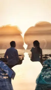 【夫妻感情再好也不能做的三件事】
在婚姻的長河中，夫妻間的感情如同細(xì)水長流，需要雙方的精心呵護(hù)與維護(hù)。即便是最深厚的感情，也有其不可觸碰的底線。以下三件事，即使夫妻感情再好，也應(yīng)謹(jǐn)慎避免。
1??不要過度干涉對方的個人空間。每個人都需要一定的獨處時間，這是個人成長和心理健康的必要條件。夫妻之間，應(yīng)相互尊重對方的私人時間和空間，避免無休止的監(jiān)視和詢問，這樣只會增加彼此的壓力，削弱感情的根基。
2??避免在爭吵中提及離婚。離婚二字，如同一把雙刃劍，一旦提出，即使最終和解，也會在雙方心中留下難以磨滅的傷痕。夫妻間的爭執(zhí)在所難免，但應(yīng)學(xué)會控制情緒，尋找解決問題的方法，而不是輕易將離婚作為威脅或解決手段。
3??不要忽視對方的感受和需求。婚姻是兩個人的共同生活，需要雙方的共同努力和理解。忽視對方的感受，只顧自己的需求，長期下去會導(dǎo)致感情的疏遠(yuǎn)和冷漠。夫妻之間應(yīng)多溝通，多傾聽，共同營造一個溫馨和諧的家庭環(huán)境。
夫妻感情的維護(hù)需要雙方的智慧和努力。避免上述三件事，不僅能夠保護(hù)婚姻的穩(wěn)定，更能夠加深彼此的理解和信任，讓愛情之花在婚姻的土壤中更加絢爛地綻放。加油，我的小伙伴們！配圖