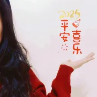 與其在別人的劇本里焦慮，
不如在自己的世界里獨善其身，
如果太累了，就和生活請個假，
生活不是為了趕路，而是為了感受路。配圖