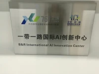 總的來說，谷歌的理念就是：利用Gemini的多模態、超長上下文和智能體能力，把世界上的所有信息組織起來，讓它們對每個人都可觸達、可利用。而最終目標，就是讓AI對每一個人都有用。配圖