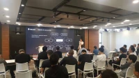 思維閉環和邏輯閉環都是通過對信息的不完整性或者過度驗證來導致的，因此，防止思維閉環和邏輯閉環的方法很少有什么本質區別。不過，對于思維閉環，解決方法的關鍵在于開放自己的思維，獲取新的信息，從而擴充和完善我們的思維。而對于邏輯閉環，解決方法的關鍵在于對假設和推論的正確性進行充分的辨別和評估，避免出現錯誤的推理。配圖