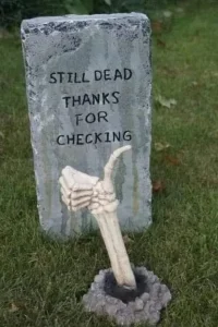 Sometimes Living like a dead is a protection for ourselves. So no blame on yourself and JUST ENJOY BEING DEAD FOR A WHILE.配圖