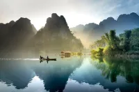 夫君子之行，靜以修身，于是儉以養德。非淡泊無以明志，非寧靜無以致遠。大自然的最大魅力在于，可以凈心養性，于是乎，不同的人，不同的感觀:
看山是山，看水是水
看山不是山，看水不是水
看山還是山，看水還是水
孰是孰非也許并不重要，人生，要學會求同存異，方得始終。配圖