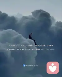 關于低落情緒的進化優勢，有三種理論：
第一種是，低落情緒有助于沖突中的焦慮，從而降級沖突——失敗者認輸而不至于戰死；
第二種，低落情緒是一種“停止機制”，阻止一個人追求一個不可實現的或者危險的目標。
第三種，低落情緒是決策工具，將我們置入“反思的心智”，幫助我們更好的分析環境，尤其是當他們面臨非常棘手的環境時。
在這三種理論中，任何一種都不足以解釋抑郁癥的成因，但三者放在一起的時候，我們就開始理解，為什么低落情緒會如此難纏——因為它在很多時候是非常有用的。配圖