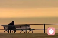 why you always stay alone, do you hate people? 
No, I don't hate people but I feel comfortable when they don't around me.

Why you always stay silent don't you like to talk?
Yes I like but pain makes people silent and silence also has a voice, but it needs a soul that understand it, but I have no one.配圖