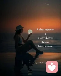 I'm slowly learning that even if I react, it won't change anything, it won't make people suddenly love and respect me, it won't magically change their minds.
Sometimes it's better to just let things be, let people go, don't fight for closure, don't ask for explanations, don't chase answers and don't expect people to understand where you're coming from. 
I'm slowly learning that life is better lived when you don't center it on what's happening around you and center it on what's happening inside you instead.
我慢慢明白，即使我做出反應，也不會改變?nèi)魏问虑椋粫屓藗兺蝗粣凵衔遥鹬匚遥膊粫衿娴馗淖兯麄兊南敕ā?有時最好順其自然，讓人們離開，不要為結(jié)束而斗爭，不要要求解釋，不要追逐答案，不要期望人們理解你的來龍去脈。
我慢慢明白，當你不把生活的重心放在周圍發(fā)生的事情上，而是放在自己內(nèi)心的感受上時，生活會變得更加美好。
    - Rania Naim配圖