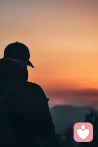 You did not come to this life to get through life. You came to this life to follow your passion throughout the world. You came to chase your joy. You came to do the thing that you love doing so much that no one could pay you enough not to do it. 
你來到這個世界上不是為了度過一生。你來到這個世界上是為了在全世界追隨你的激情。你來到這里是為了追逐你的快樂。你來到這里是為了做你非常熱愛的事情，沒有人能付給你足夠的錢讓你不去做。
~Teal Swan配圖