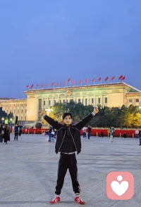 步行8公里，節(jié)日的天安門，為祖國母親慶生，普天同慶！配圖