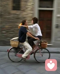 任何關係都一樣，如果那個人總是讓你難受、失望，那麼遠離他應該是最適合的選擇，即使是暫時，都會對你的生命有幫助。
有些人，看似為你好，其實是在控制你。有些人，不懂得好好善待，只是不斷給予痛苦與傷害。
或許有人會覺得老天不公平，其實祂仍在眷顧著你，因為我們都有選擇，卻往往被情緒蒙蔽，甚至是一直視而不見。
不要再留著糟糕的人，不要再留在不適合的環境，你以為自己留的，是感情，是機會，其實絕大部分是自己的不快樂。
待你溫柔的，你也要溫柔以待，遇到讓你失望的，委屈未必能求全，還是省點心力，你有自己的生活要好好過。
人生顛簸，心力寶貴，留給真正關心你的，我相信這會是你給自己最值得的饋贈配圖