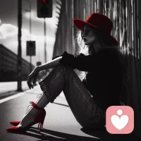 I've become selective about the company I keep. Life has shown me that it's not necessary or beneficial to be friends with everyone. Some people bring unwanted negativity, jealousy, or insincerity into my life. Because of this, I prefer to keep my circle small, surrounding myself only with genuine people, and minding my own business.
我對自己同伴開始有了選擇性。生活告訴我，和每個人做朋友既沒有必要，也沒有好處。有些人給我帶來了不必要的消極、嫉妒或不真誠。因此，我更喜歡保持圈子小，只和真誠的人在一起，管好自己的事。配圖