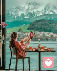 這個(gè)平臺(tái)的來(lái)訪，有思想的還不在少數(shù)，借用這位來(lái)訪的一句倔強(qiáng)的話，“如果存在即合理，那么誰(shuí)又能說(shuō)我做的事毫無(wú)意義呢？”是啊，人生的意義就在于不斷地體驗(yàn)，不要把人生過(guò)得像完成一個(gè)一個(gè)的任務(wù)，哪里來(lái)的這么多對(duì)錯(cuò)。
極其認(rèn)同的一句話“ 一個(gè)沒(méi)有怨氣的女人在生活中特別值得
尊敬，一個(gè)從不提及過(guò)去的女人散發(fā)出
高貴的氣質(zhì)?！?成為一個(gè)容顏中充滿順風(fēng)順?biāo)呐?，在溫暖中平靜，在內(nèi)心中寧?kù)o，不急躁，不煩躁，保持簡(jiǎn)約愉悅的笑容。
人這一路，不免會(huì)遇到一些不良之人，讓你悲傷難過(guò)。當(dāng)你拋開憤怒，你就會(huì)發(fā)現(xiàn)，有些傷害，無(wú)論無(wú)心的還是有意的，它都是你的清醒劑。讓你學(xué)會(huì)了不高估關(guān)係，不低估人心。
當(dāng)你放下別人的過(guò)錯(cuò)，你就會(huì)明白，所有磨難，都是你成長(zhǎng)的階梯，讓你一步步走向強(qiáng)大。
忘記別人的惡，不是懦弱無(wú)能，而是為了放過(guò)自己。
正如有句話所說(shuō)：“ 放下別人的錯(cuò)，解脫的是自己的心。”
從今天起，願(yuàn)你不念人過(guò)，不計(jì)人非。
讓心靈的天空，永保雨後初睛般的澄澈。配圖