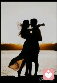 很喜歡阿奶說的這句話:「當你真正被愛的時候，其實根本不用那麼漂亮，那麼迎合，那麼優秀，你要知道，踮起腳尖的喜歡是站不穩的，真正喜歡你的人是會彎腰的。」
「真正愛你的人，是先低頭等你情緒穩定了，再教你人情事故，真正適合你的人不是你拼命去追趕的人，而是當你累的時候拉著你的手不放開的
林徽因也曾說過:「很多人喜歡你，因為你漂亮好看，會說話，有趣好玩，這些喜歡都暗含著很多期望。而有的人喜歡你，是看見你哭和狼狽，知道你辛苦和平凡，允許你不美又不乖，還想把肩膀和糖果都塞給你。」
「任何關係，懂得服軟，輪流認輸，才不會走散，世上本就沒有什麼天生般配的人，不過是一個懂得包容遷就，一個懂得適可而止。」
很喜歡的一段話:「你們彼此間會有一種與生俱來的信任感，用自己蕞真實的樣子愛與被愛，我愛你，如你所是。」真正的愛情，會接納你所有的不完美，讓你因此變得更加完整。」
「人與人之間，若靈魂不能共振，交流不能同頻，那最後也只能成為陌路。」
「所以，真正的愛情絕不是權衡利弊之後，覺得你適合過日子，而是因為你是你，喜歡一個人是會願意為她做出犧牲的，他會在意你的情緒，照顧你的感受。你永遠是他的第一優選項。配图