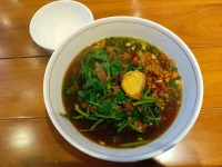 湖南嗦粉，調料是關鍵，一路向南去看海，下一站廣州，故地重游！
Introverts love a boring life, quiet mornings, calm nights, and time to think. They shut down when the world gets too loud, not because they're rude, but because they need peace.
And around the right people-who bring real conversations and deep thoughts-they become surprisingly outgoing. 
That's when you see who they really are.

— Zachary-laid配圖