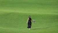“我愛熱鬧，也愛冷靜；愛群居， 也愛獨處。像今晚上，一個人在這蒼茫的月下，什么都可以想， 什么都可以不想，便覺是個自由的人。”
——朱自清配圖