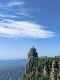 清凉一夏，河北太行山脉白石山风景区消暑
You never always win people's heart. It's either they have you, as their choice or priority or its either you decide to choose yourself over anything else and accept that you cannot please everyone, the important is, you are determined to pursue the life that you're meant to live, appreciate the reality of what you can only share and offer and never let your feelings down, only because in life, you can be alone or lonely.
“你并非总能赢得人心。要么他们视你为选择或优先选项，要么你决定把自我置于其他一切之上，并接受无法取悦所有人的事实。重要的是，你决心追求命中注定的生活，珍视那些只能与你分享和提供的东西，并且绝不因生活中的孤独感而气馁。”