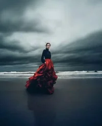 Accept yourself, flaws and all.  Your choices are your own, and they don't need validation from others.  Embrace your unique path, and create a life that feels true to you.
接受自己，包括所有的缺点。你的选择是你自己的，无需寻求他人的认可。拥抱你独特的道路，创造一种真正属于你的生活。配图