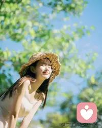 Be grateful for each moment.  Don't waste time on worries or regrets.  Embrace the present, create memories that matter, and make your life a testament to the power of time well-spent.
“珍惜每一刻。不要把时间浪费在忧虑或遗憾上。拥抱当下，创造有意义的回忆，让你的生活成为善用时间的有力证明。”
✍️萨迪亚·恩廷配图
