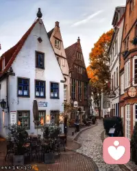 我期許自己要活得更真實也更誠實,要更接受甚至喜歡自己身上起伏的每部份,才能更喜歡這個世界。我希望自己懂得
處理、欣賞各種慾求,各種人性的醜陋和美妙,找到和它們相處的最好方式。
皮囊是拿來用的,不是拿來伺候的。常常熬不住的時候也想找個靠山,可是你怎麼找都會發現,有的山長滿荊棘,有的山全是野獸,所以你應該是自己的那座山。
我輕鬆愉快地走上大路,我健康,我自由,整個世界展開在我的眼前,漫長的黃土道路可引我到我想去的地方,從此我不再希求幸福,我自己就是幸福。
我開始變得越來越好了,我早睡早起,享受晨間的寂靜:我潛心讀書,不再陷於無休止的短視頻;我好好吃飯鍛鍊身體,作為生命最好的積蓄。我終於找到我自己,自信、熱烈而平靜。
人生匆匆,自渡是一種能力,而渡人就是一種格局。配图