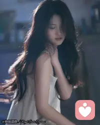 《人間失格》 裏有句話是這麼說的： 倘若沒有過度的歡喜，便沒有極度的傷悲！”
這些年對我而言，最大的進步是認清現實，我漸漸明白了人的侷限性，也相信人生多數時候不需要太用力，更要降低期待。

感觸很深的是：“ 最容易讓人感到溫暖和驚喜的往往是陌生人，因為對他們沒有期望，最容易讓人感動悲哀和心寒的是親近的人，因為你愛他們。”

成年人的世界裏，不過度期待任何人，也不高估任何一段關係，當把期待降低時，才發現：人生所有的遇見，都是饋贈。

這個世界永不變的就是變化本身啊，只能做好自己手頭該做的，至於外部環境是不能控制的，當事與願違發生時，就別跟自己較勁啦。

失望是有限的，希望是無限的，別在個別人和事上停留太久，別太用力，有時候要給生活留點缺口，那才是陽光照進來的地方。

唯一能期待的，只有自己，把對外界的期待放在自己身上，期待自己沉澱再沉澱，期待自己不再害怕孤獨，生活或許有苦有甜，但願我們都能再多愛自己一點。配圖