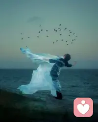 現代人的感情路，走起來真的心很累。
單身被叫敗犬，結婚卻像走進鬼門關。
年輕時打拼，被房貸車貸壓得喘不過氣，
根本沒時間談什麼真愛，
好像沒房沒車，連開口追人的資格都沒有。
等到有車有房了，人也老了，心也涼了。

婚姻這檔事，從來不是一加一等於二。

很多人只是在「搭夥過日子」，
白天是體面的夫妻，晚上是兩張床的室友。
小孩一出生，更是變成「育兒合夥人」。
愛情？早就在柴米油鹽的戰場上陣亡了。

夫妻倆，一個看電視，一個滑手機，
最遠的距離，不是生與死，而是我就在你身邊，你卻活在網路裡。

誰不想找個避風港？
結果一結，才發現自己才是最大的提款機跟工具人。
想離婚，又怕被說對不起小孩，被親友指指點點。

人生嘛，魚與熊掌不可兼得。

不婚，老了怕孤單，年輕時瀟灑、晚年可能淒涼。
走進婚姻，有伴了，卻失去了自由跟自我。
就像你永遠無法確定，
你手上的便當是加熱過頭的燒焦飯，
還是熱騰騰剛出爐的排骨飯。

到頭來，每個人都是自己的主角。

日子是自己的，鞋子合不合腳，只有自己知道。
別去管那些三姑六婆說什麼，
你不是鈔票，沒辦法讓每個人都喜歡。
願我們都能在混亂的生活中，找到屬於自己的內心平靜。
不後悔自己的選擇，不愧對自己的良心，這樣就夠了。配圖