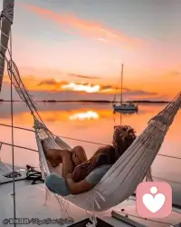 原來愛與不愛真的很明顯??
 愛一個人，是藏不住的，眉眼之間，舉手投足，都會暴露出你內心的小祕密，別人一眼就能看得明明白白。
 楊絳先生曾寫到：你喜歡吃草莓，你會毫不猶豫的買下它，如果你不喜歡吃香蕉，但考慮到香蕉助消化，你還是會買它。所以，喜歡是單純的，不喜歡，才會權衡利弊，在你猶豫的一瞬間，其實已經做出了選擇 。
 
所以愛一個人很明顯，但不愛一個人，其實更明顯。
 
真正的愛，是藏在細節裏的，甜言蜜語誰都會說，海誓山盟張口就來。

不要用耳朵去戀愛，真正對你好的，都是細節，真正愛你的人，從來都不會讓你去猜，而是會讓你真切的感受到他的心意。
 
好的愛情是有所表現的，會把愛落實到現實裏，我們分清楚愛與不愛，如果愛請深愛，如果不愛請離開。#原來好的戀愛是這樣的配圖