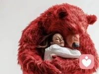 除了生病之外，
你所感受到的痛苦
都是你的價(jià)值觀帶給你的，
而非真實(shí)存在。
傷害你的不是事物本身，
而是你對(duì)事物的態(tài)度。 

米蘭·昆德拉 ? 

Apart from being ill
The pain you feel
It's all brought to you by your values.
Rather than being truly existent.
It's not the thing itself that hurts you.
It's your attitude towards things.配圖