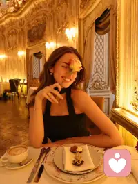 被拒絕的時候，
世界像關了一盞燈。
可你沒發現，
黑暗也能逼你學會看路。
.
被拒絕，不是失敗，
是宇宙在說：“那扇門不屬于你。”
你以為被擋在外頭，
其實是被命運悄悄攔下，
免得走錯。
.
有些“不要”，
比“我愛你”更誠實。
有些門不開，
是因為你太值得別的入口。
拒絕讓人疼，
可那疼，正好剝掉偽裝。
.
被拒絕的那一刻，
你才開始和自己正面交談。
那不是丟臉，是重生。
.
被拒絕多了，
你反而開始挑選，
誰，才配讓你靠近。配圖