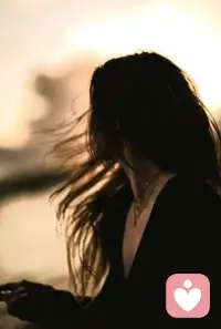 All changes, even the most longed for, have their melancholy; for what we leave behind us is a part of ourselves; we must die to one life before we can enter another.
所有的變化，即使是人們最渴望的變化，都帶有其憂郁的一面；因為我們留下的東西是我們自身的一部分；我們必須經(jīng)歷一次生命的終結(jié)才能進(jìn)入另一段生命。配圖