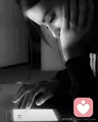 這是一個流行離開的世界，而我們都不擅長告別，這一年，我們見得最多的是離別，聽得最多的是珍惜。
一個真相就是，其實你和很多人已經(jīng)見完了最後一面，時間永遠不等人，包括那些你愛的人。
倘若失去是種無可避免的宿命，那就別再說什麼來日方長，能擁抱時不要爭吵，能陪伴時不要猶豫，活在當下，用力去愛，才能不負相遇，不留遺憾！配圖