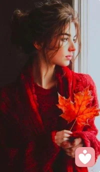 老鼠偷了人类的大米，人类说它狡猾；人类偷了蜜蜂的蜂蜜，却说它勤劳。蛇不知道自己有毒，人不知道自己有错。你走路时讨厌车，你开车时讨厌行人。认知不同，你所处的角度就不同；角度不同，你看到的风景和结论自然就不同。毕竟在乌鸦的世界里，天鹅都是有罪的。对与错，本就是个伪命题，凡事学会换位思考，便会减少很多不必要的争吵和烦恼。
不必执着于让所有人理解你的立场，也不必强求他人与你同频，懂得站在对方的视角打量生活，既是体谅他人，也是放过自己。日子终归是自己的，心宽了，路才会更宽。配图