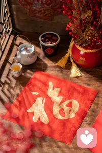 [烟花][烟花][烟花]北方小年已至，春节不远
让我们挥别过去
一起拥抱崭新的一年
愿你和家人如意平安
愿你所求皆如愿，所行皆坦途[福][福][福]

​配图