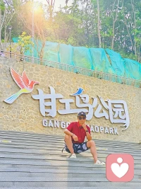 May life give you moments you can't explain... just feel. May he wake you up with smiles for no reason... hugs that heal... looks that don't lie.

May your soul be filled with calmness... no questions asked. May your peace not depend on anyone, and may your heart not have to beg for love. Because you deserve that: a life that doesn't hurt... don't weigh you down... that doesn't require you to be strong all the time.

You deserve days when everything feels good for you: real talk.... A little warm coffee .... a song that hugs you without touching you. You deserve to be surrounded by people who take care of your soul.. don't let them wear it out.

And if you're tired today... if you come from a lot of pain... that too shall pass. Because life... when you least expect it.... give you a moment that changes everything. So wish so... but also believe it. For everything that comes from faith and from the soul.. find your way..... 
* Daniel Dueñas *配图