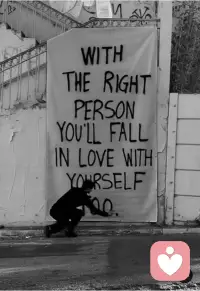 后来才懂，岁月是场无声的散场，那些温热的旧时光，都被悄悄藏进皱纹与沉默里，时光磨平了棱角，也带走了年少轻狂，回头望去，只剩模糊的旧影，和再也回不去的曾经。配图